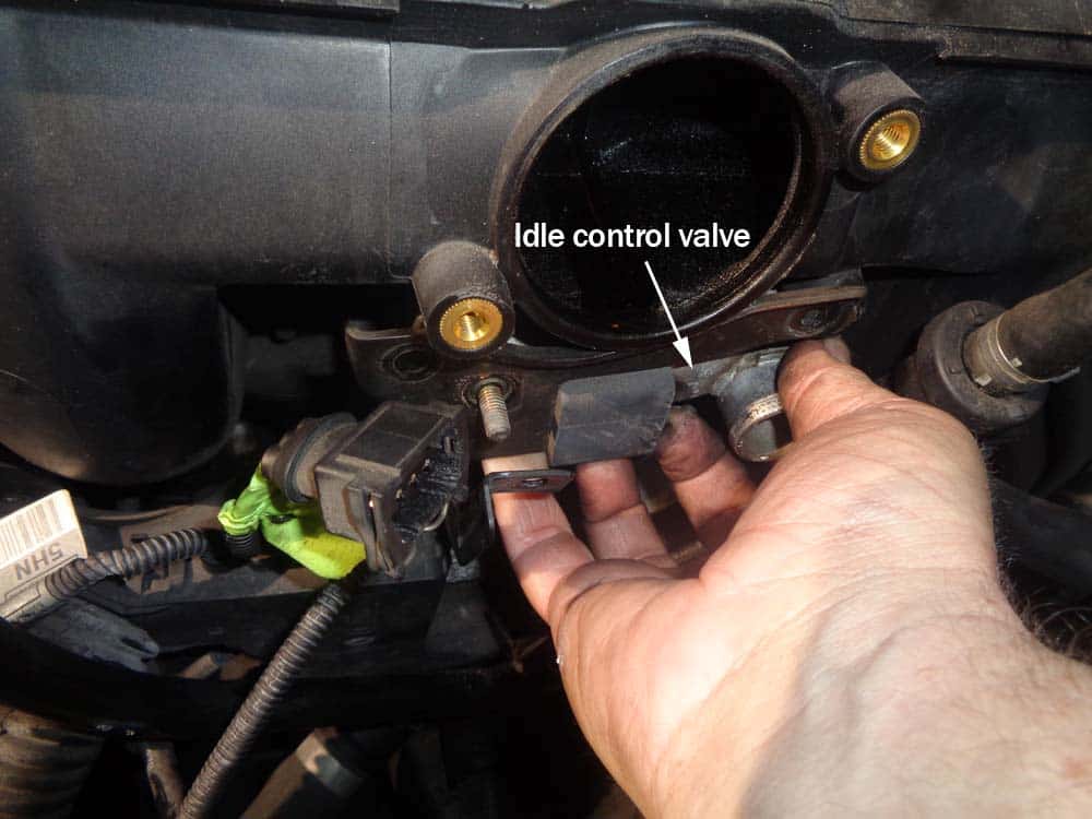 See B1600 repair manual
